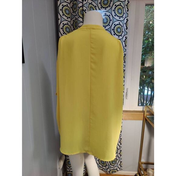 Everly Plus Size Blouse - Picture 3 of 4